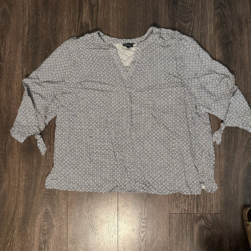 Jones & Co Black and White print tunic